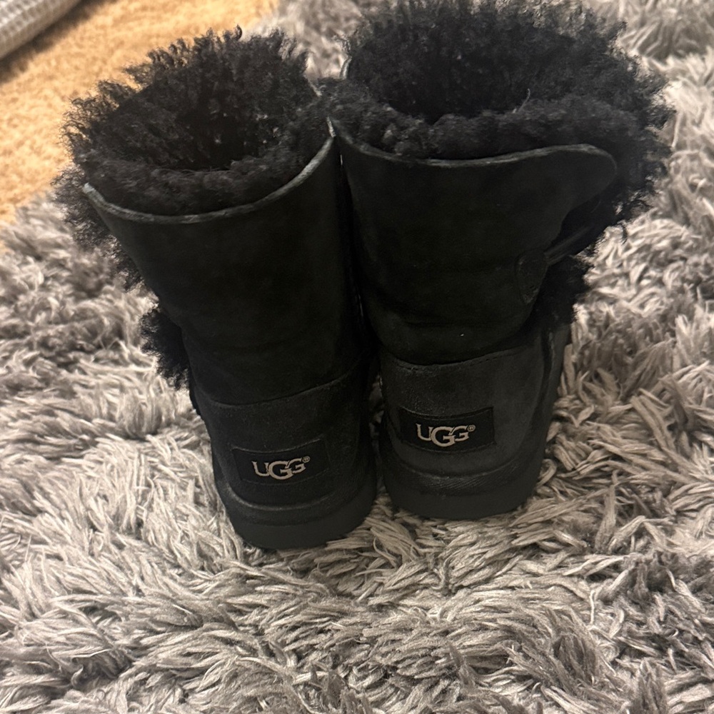 UGG Kids Black Shearling Boots 11k